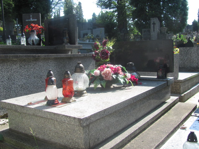 Grób KAZIMIERA WÓJCIK