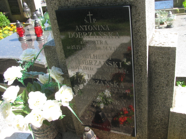 Grób HELENA DOBRZAŃSKA