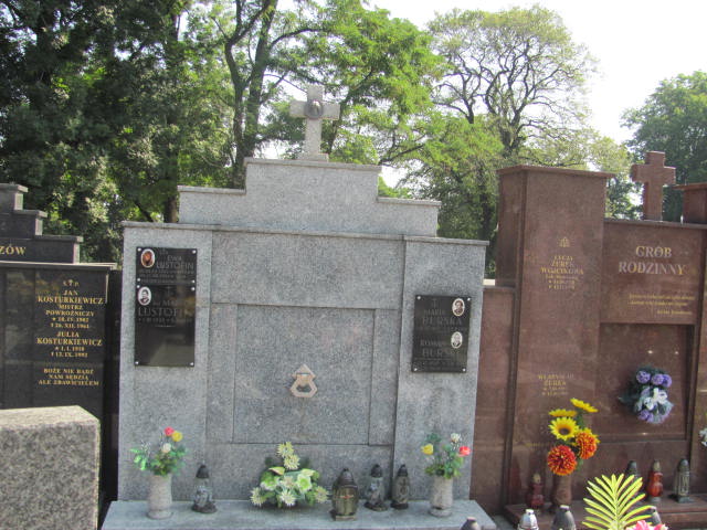 Grób Ewa Lustofin