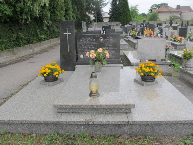 Irena MOCHEL 1930 Bochnia - Grobonet - Wyszukiwarka osób pochowanych