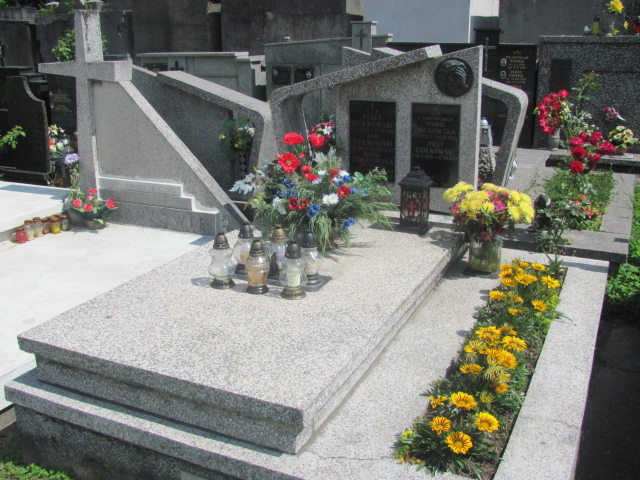 Grób JAN ZIÓŁKOWSKI