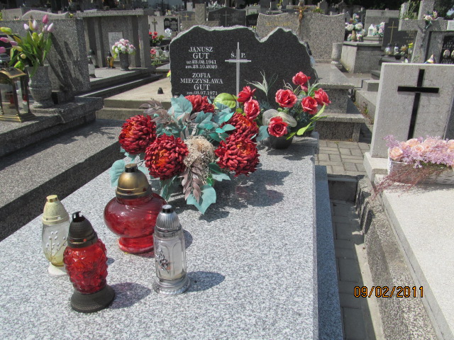 Grób ZOFIA MIECZYSŁAWA GUT