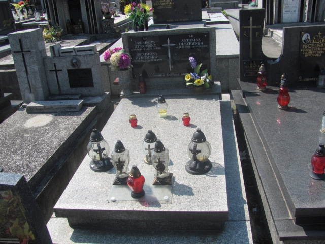 Grób BRONISŁAW ŻYROMSKI